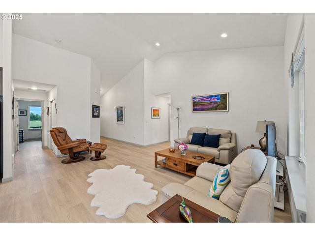 822 SPYGLASS Dr, Bandon, OR 97411