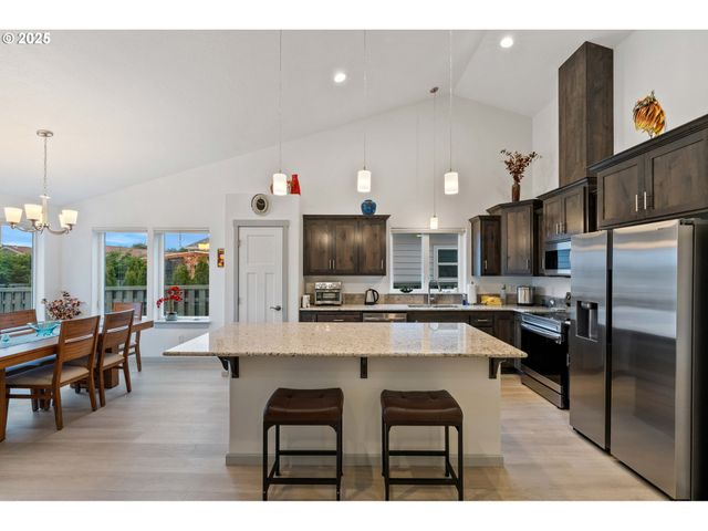 822 SPYGLASS Dr, Bandon, OR 97411