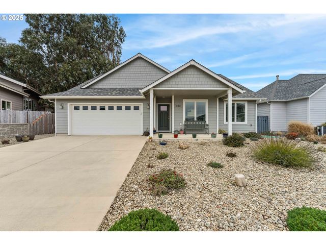 822 SPYGLASS Dr, Bandon, OR 97411