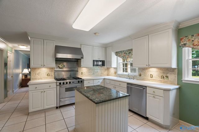 4003 SE Toney Court SE, Huntsville, AL 35802