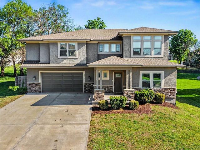 12204 Pebble Beach Drive, Kansas City, KS 66109