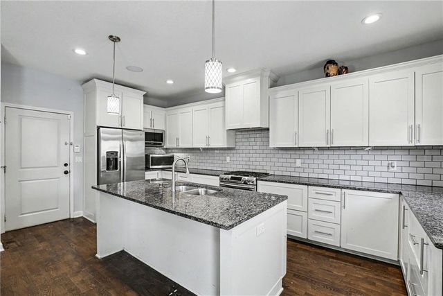 12204 Pebble Beach Drive, Kansas City, KS 66109