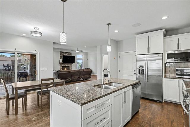 12204 Pebble Beach Drive, Kansas City, KS 66109