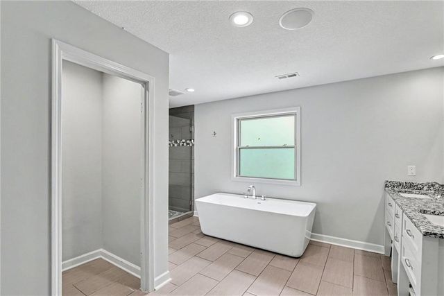 12204 Pebble Beach Drive, Kansas City, KS 66109