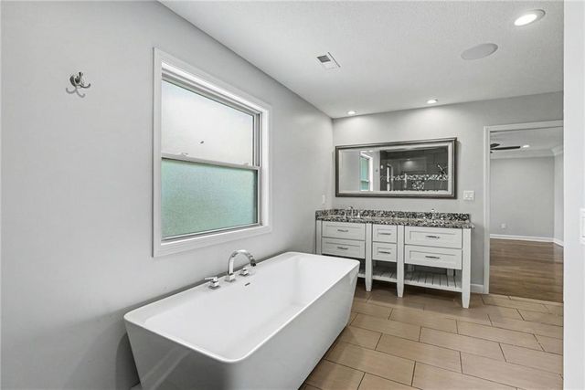 12204 Pebble Beach Drive, Kansas City, KS 66109
