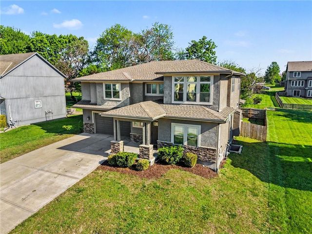 12204 Pebble Beach Drive, Kansas City, KS 66109