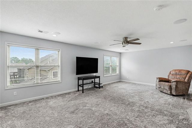 12204 Pebble Beach Drive, Kansas City, KS 66109