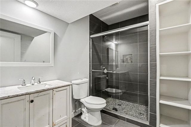 12204 Pebble Beach Drive, Kansas City, KS 66109