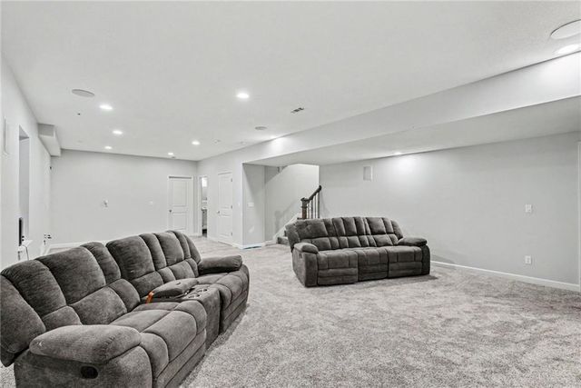 12204 Pebble Beach Drive, Kansas City, KS 66109