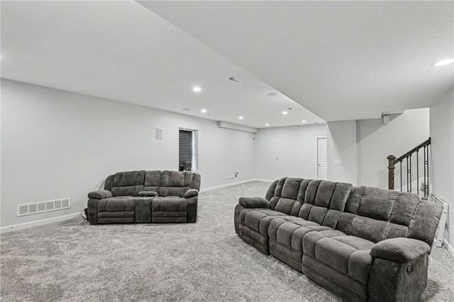 12204 Pebble Beach Drive, Kansas City, KS 66109