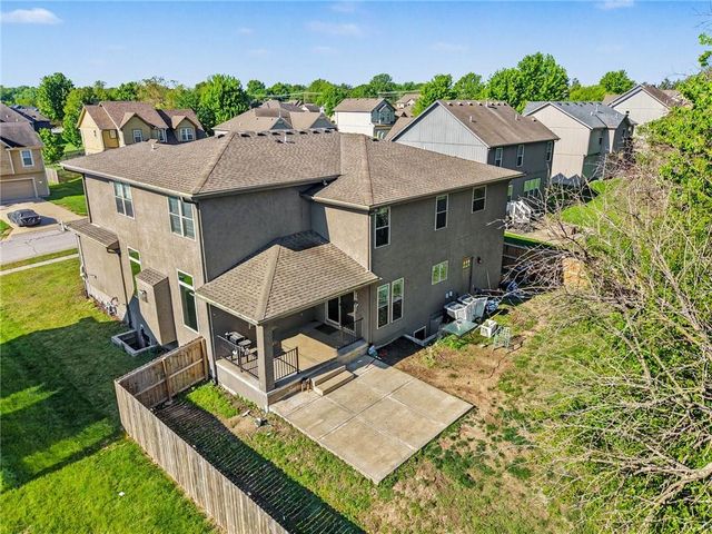 12204 Pebble Beach Drive, Kansas City, KS 66109