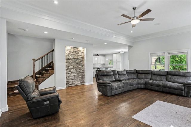 12204 Pebble Beach Drive, Kansas City, KS 66109