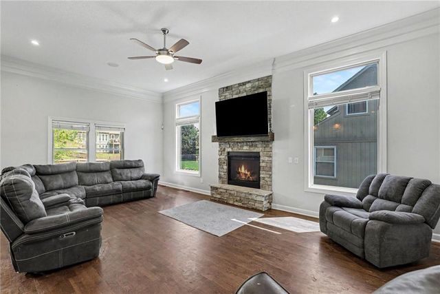 12204 Pebble Beach Drive, Kansas City, KS 66109
