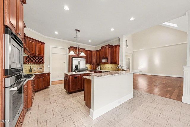 208 Meadow Run Drive, Chapel Hill, NC 27517