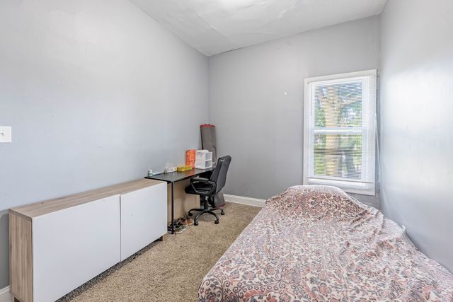 1908 S Sawyer Avenue, Chicago, IL 60623