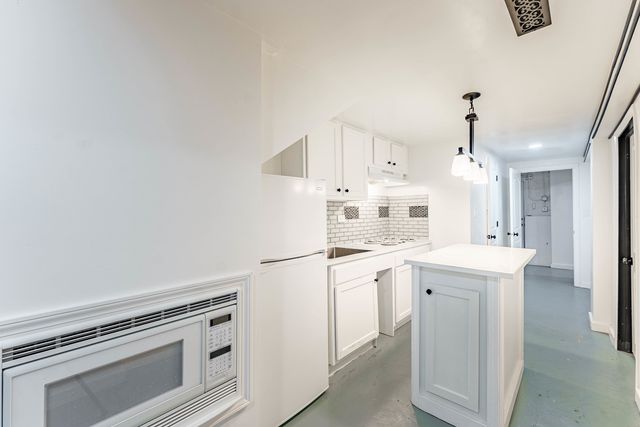 1908 S Sawyer Avenue, Chicago, IL 60623