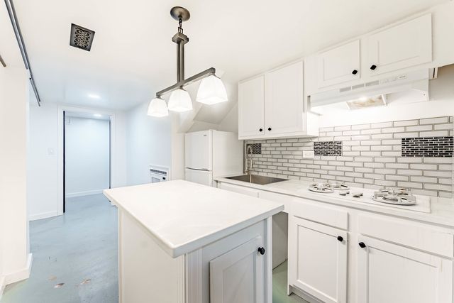 1908 S Sawyer Avenue, Chicago, IL 60623