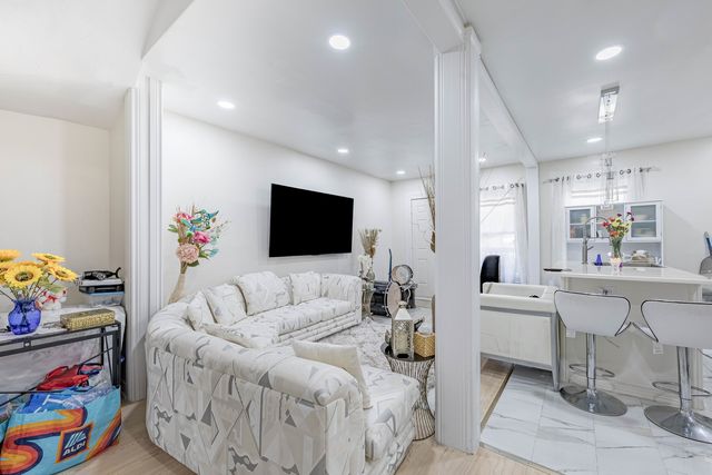 1908 S Sawyer Avenue, Chicago, IL 60623