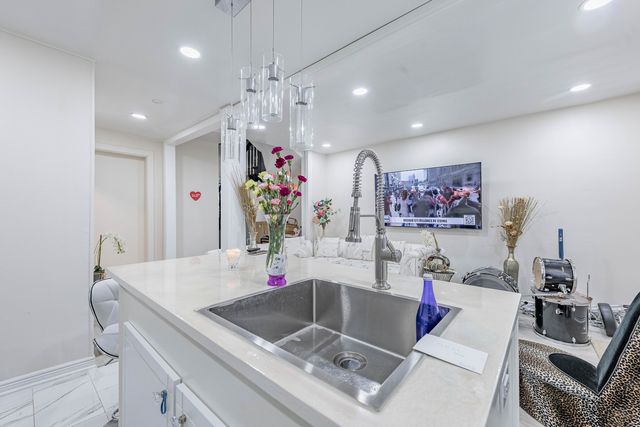 1908 S Sawyer Avenue, Chicago, IL 60623