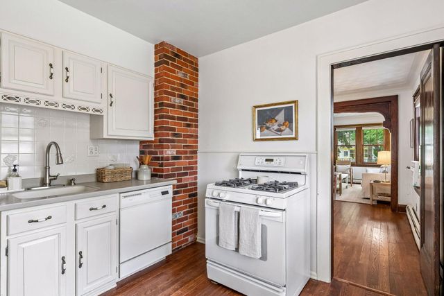 422 Brimhall Street, Saint Paul, MN 55105