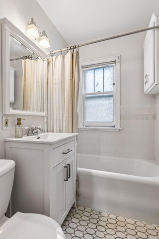 422 Brimhall Street, Saint Paul, MN 55105