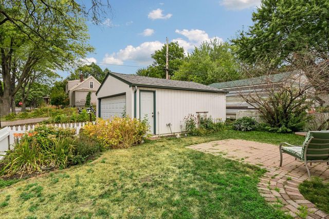 422 Brimhall Street, Saint Paul, MN 55105