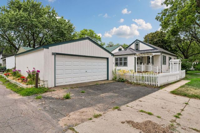 422 Brimhall Street, Saint Paul, MN 55105