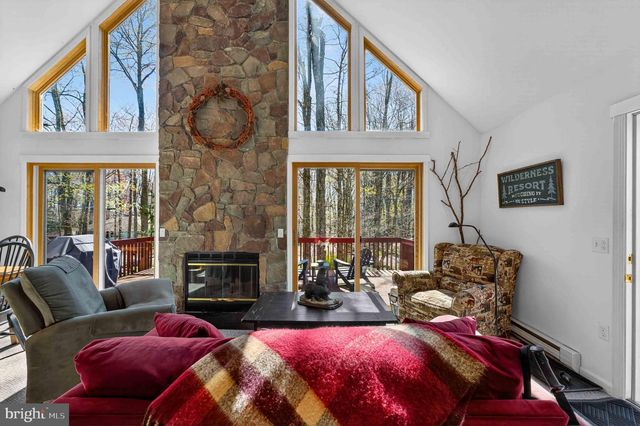 179 SELIG RD, Pocono Lake, PA 18347