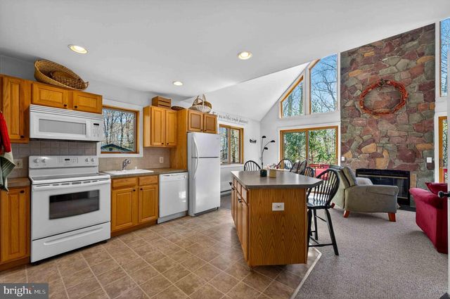 179 SELIG RD, Pocono Lake, PA 18347