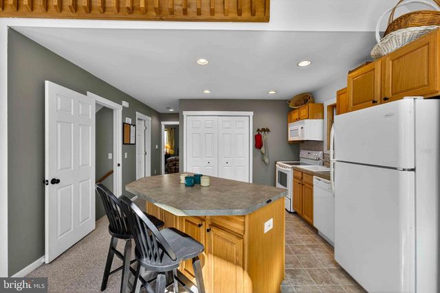 179 SELIG RD, Pocono Lake, PA 18347
