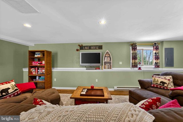 179 SELIG RD, Pocono Lake, PA 18347