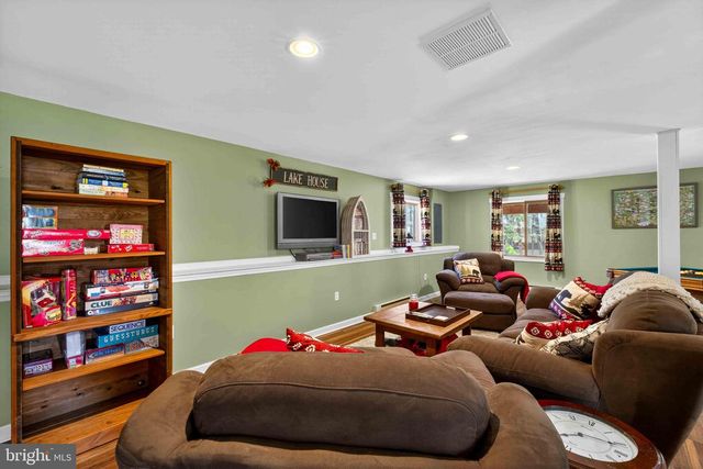 179 SELIG RD, Pocono Lake, PA 18347