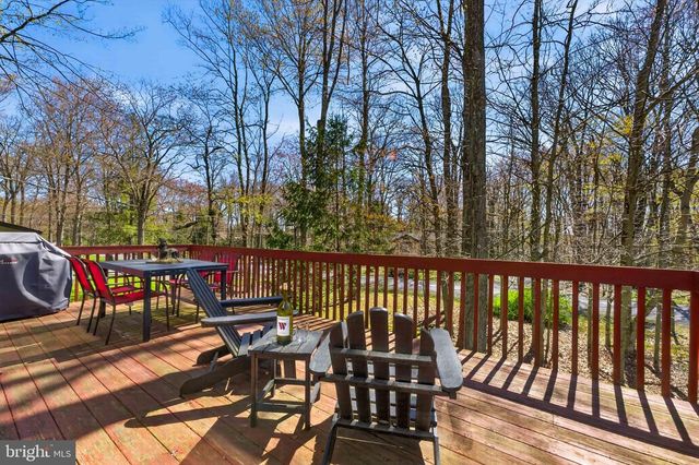 179 SELIG RD, Pocono Lake, PA 18347