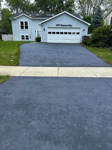 2080 Maplewood Circle, Naperville, IL 60563