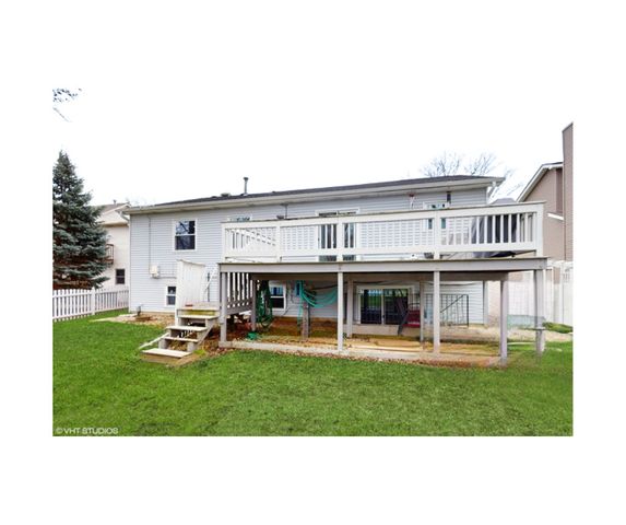 2080 Maplewood Circle, Naperville, IL 60563