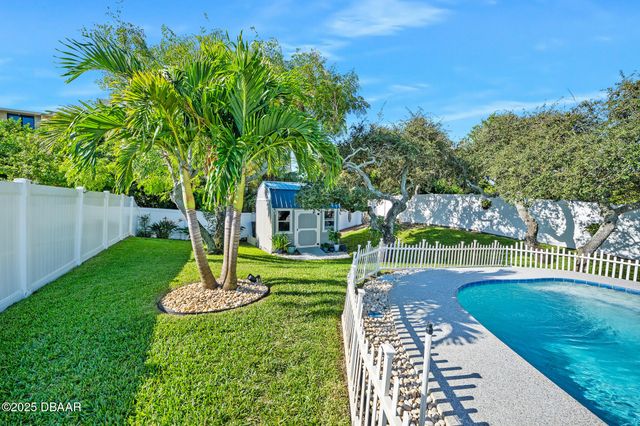 448 Nautilus Avenue, Daytona Beach, FL 32118