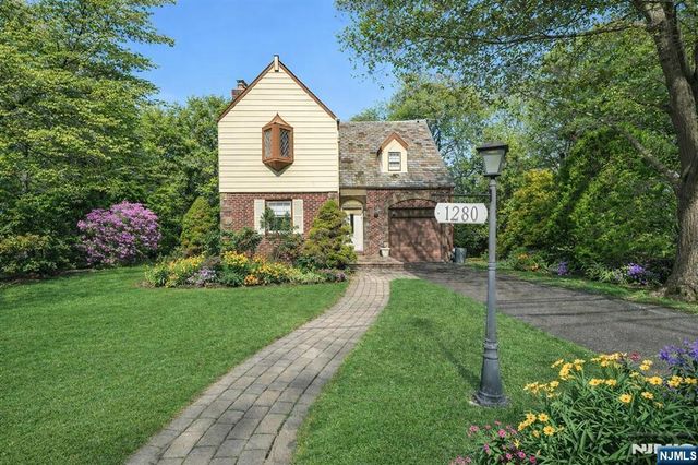 1280 Sussex Road, Teaneck, NJ 07666