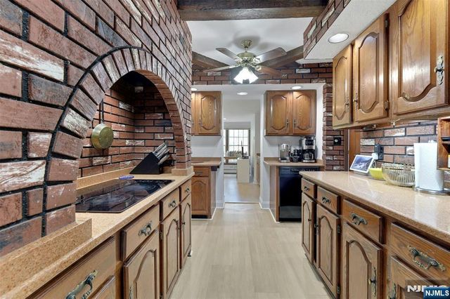 1280 Sussex Road, Teaneck, NJ 07666