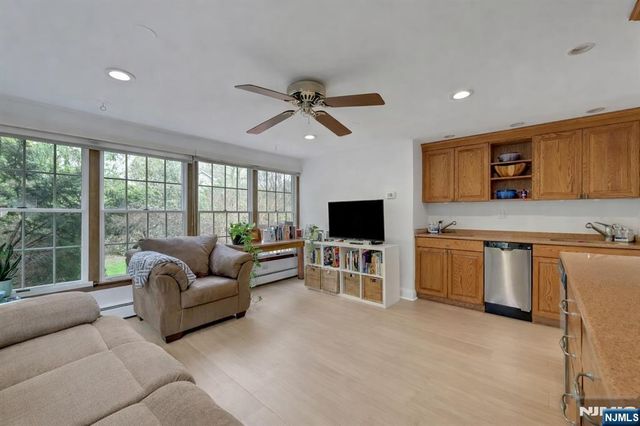 1280 Sussex Road, Teaneck, NJ 07666