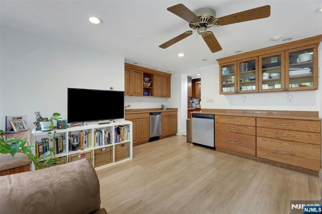 1280 Sussex Road, Teaneck, NJ 07666