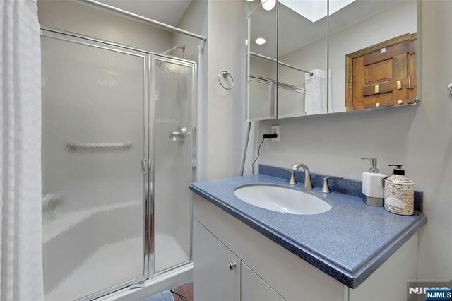 1280 Sussex Road, Teaneck, NJ 07666