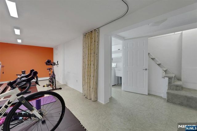 1280 Sussex Road, Teaneck, NJ 07666