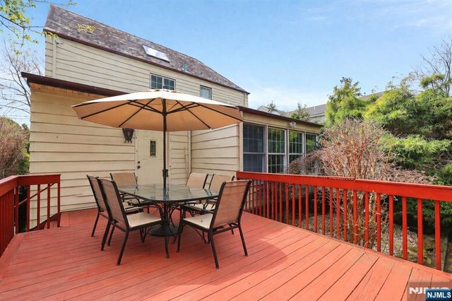 1280 Sussex Road, Teaneck, NJ 07666