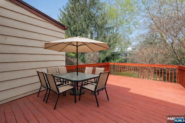 1280 Sussex Road, Teaneck, NJ 07666