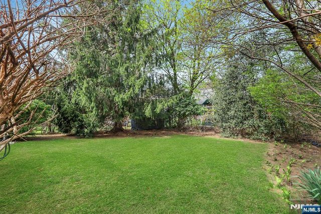 1280 Sussex Road, Teaneck, NJ 07666