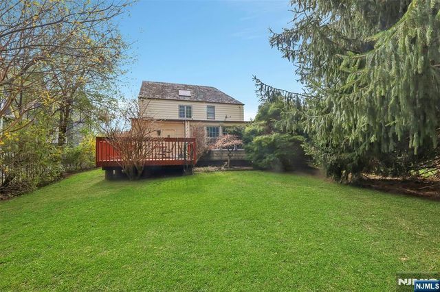 1280 Sussex Road, Teaneck, NJ 07666