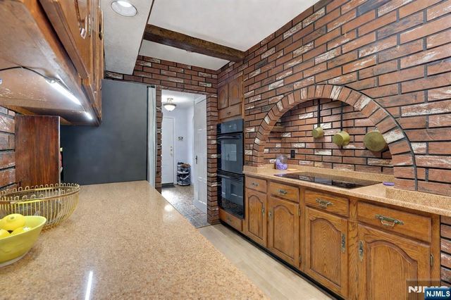 1280 Sussex Road, Teaneck, NJ 07666