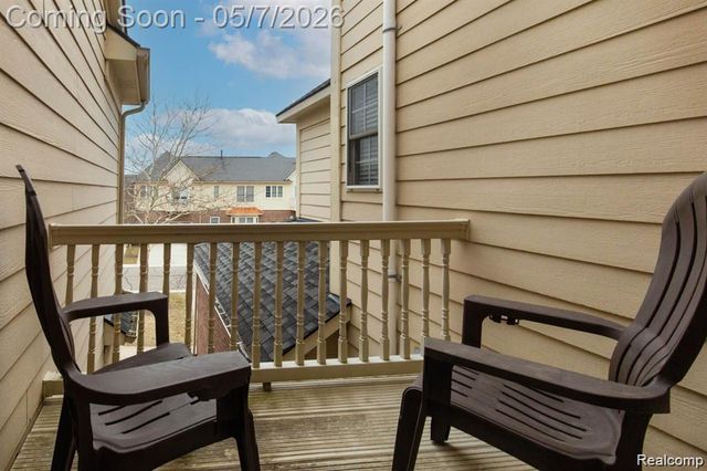 1560 W Lakeview Lane, Canton Charter Township, MI 48187