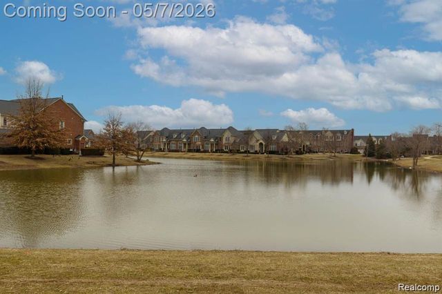 1560 W Lakeview Lane, Canton Charter Township, MI 48187