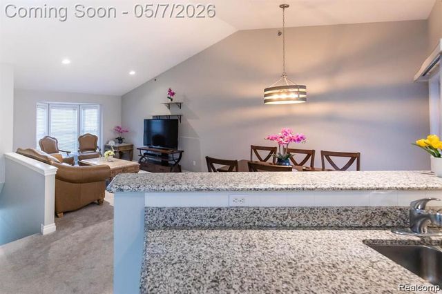 1560 W Lakeview Lane, Canton Charter Township, MI 48187